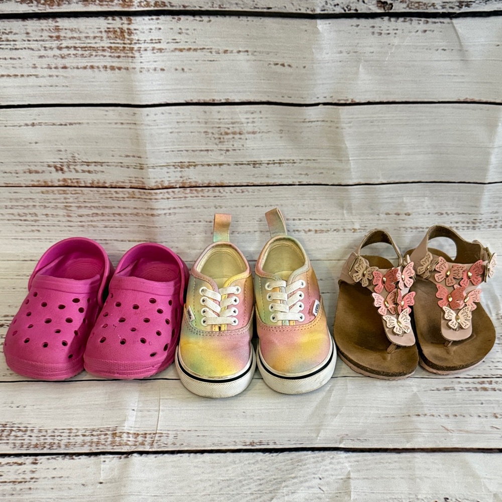 Lot of 3❣️Size 6 Toddler Girls shoes Vans, Sandals, and Slide/Crocs(style)